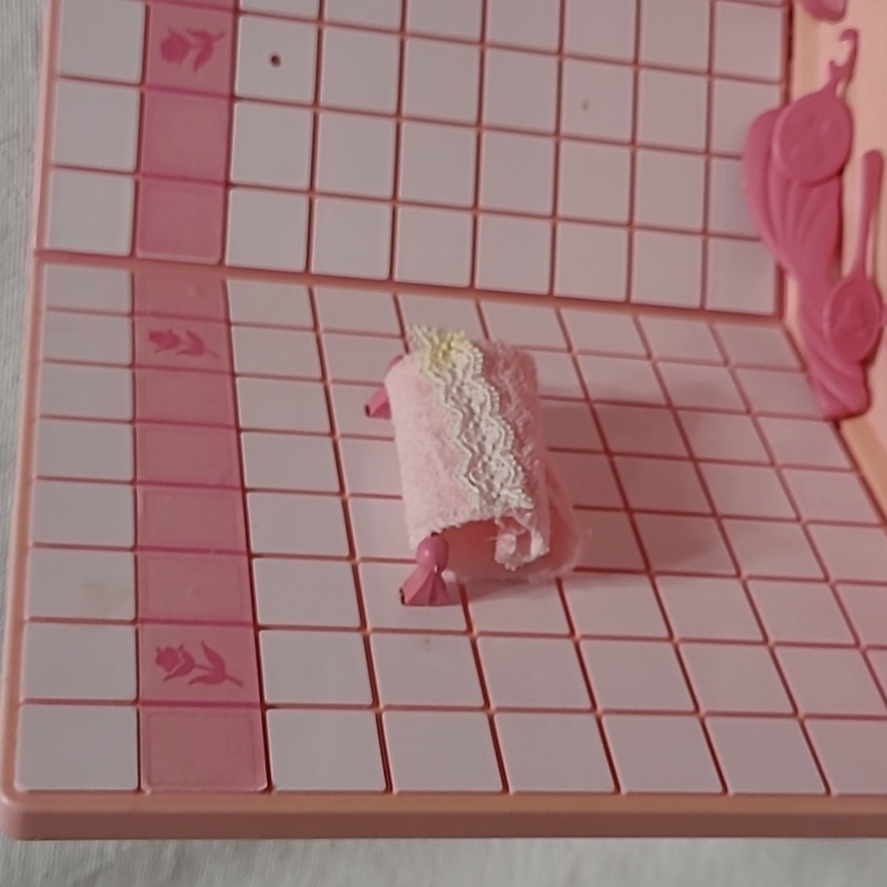 Barbie Doll Year 1987 Sweet Roses Bathtub Playset #5156 - Picture 5 of 12